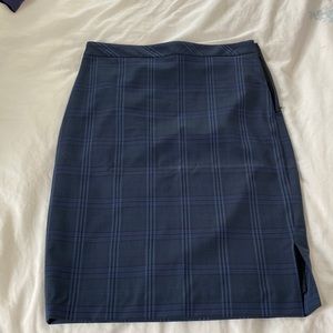 Banana Republic navy blue plaid skirt size 4